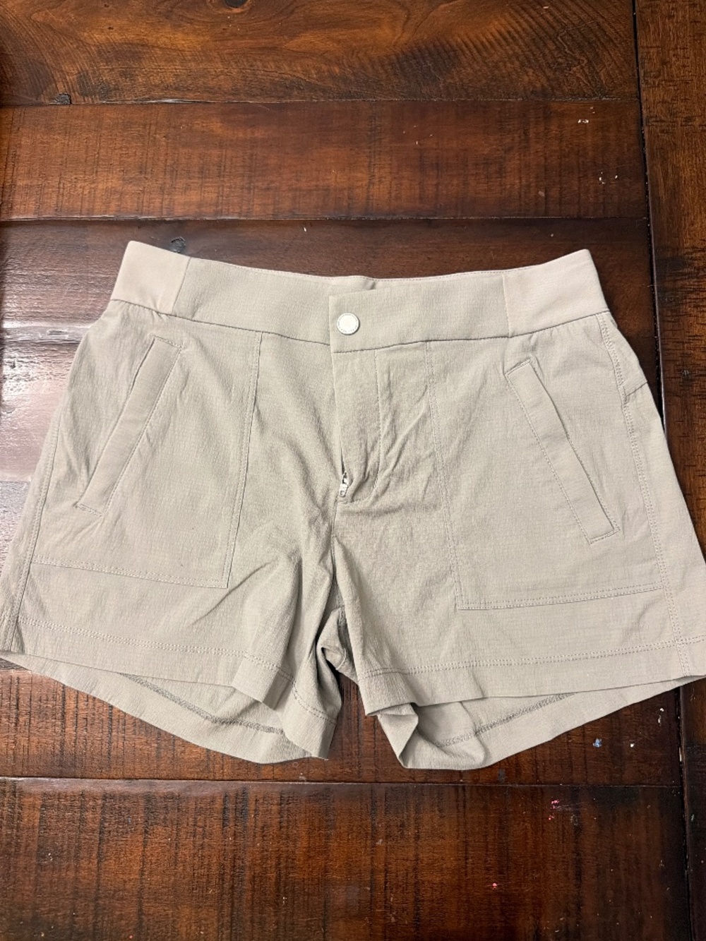 Athleta light gray shorts